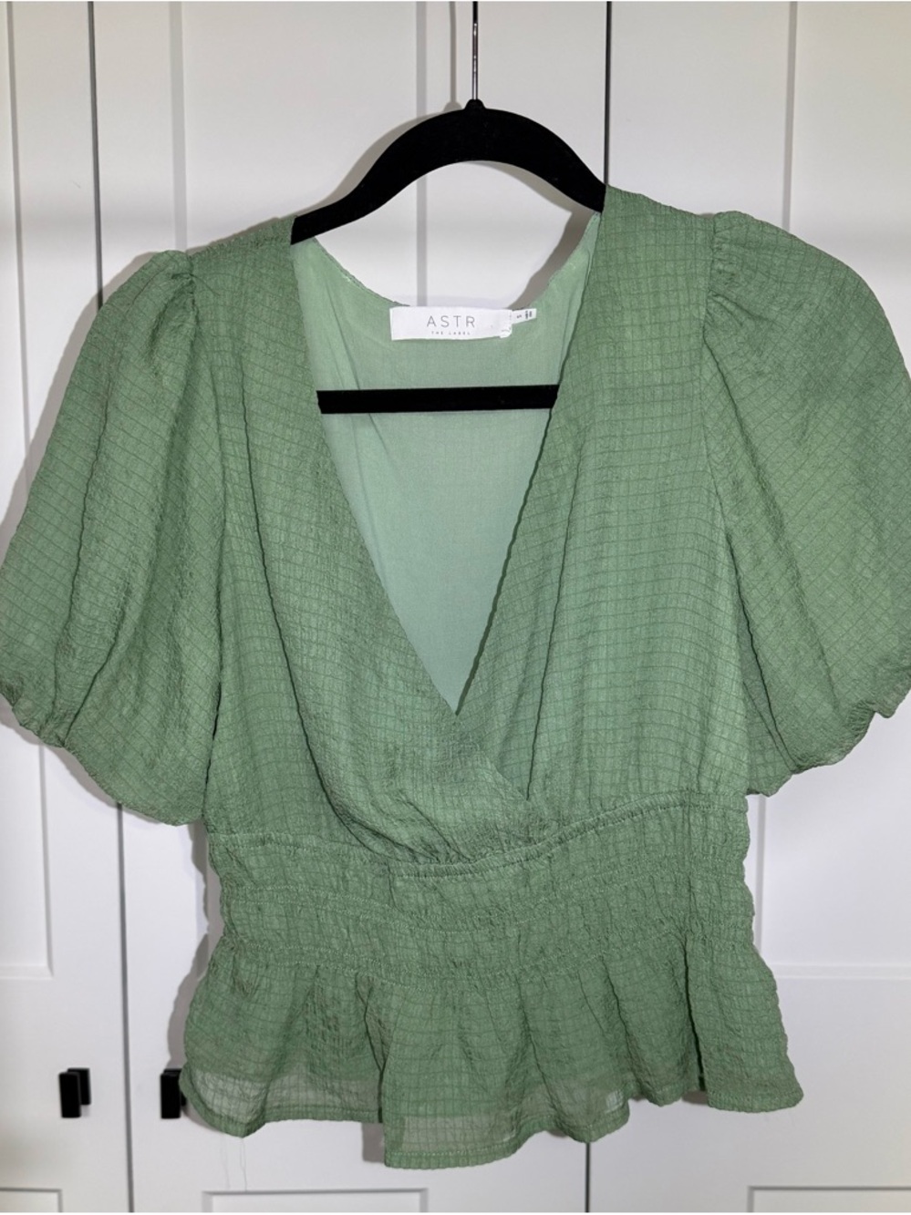 ASTR Light Green Puff Sleeve Peplum Top